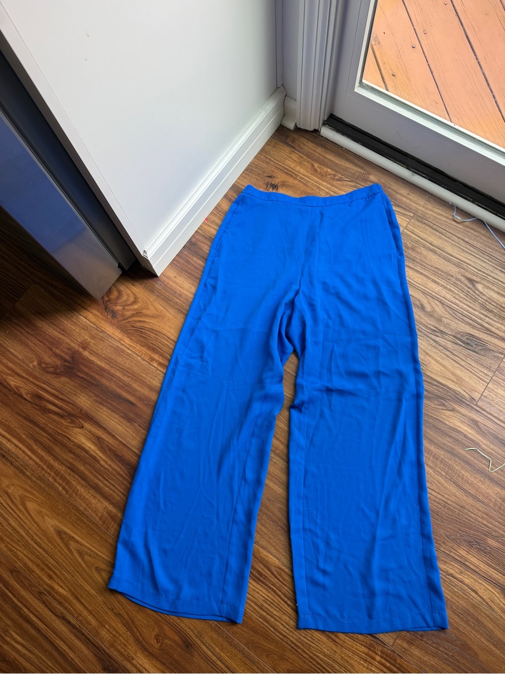 Express wide leg pull
On pants